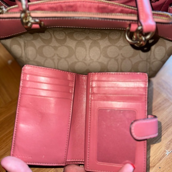 COACH MINI BROOKE CARRYALL WITH MATCHING WALLET - Picture 7 of 7